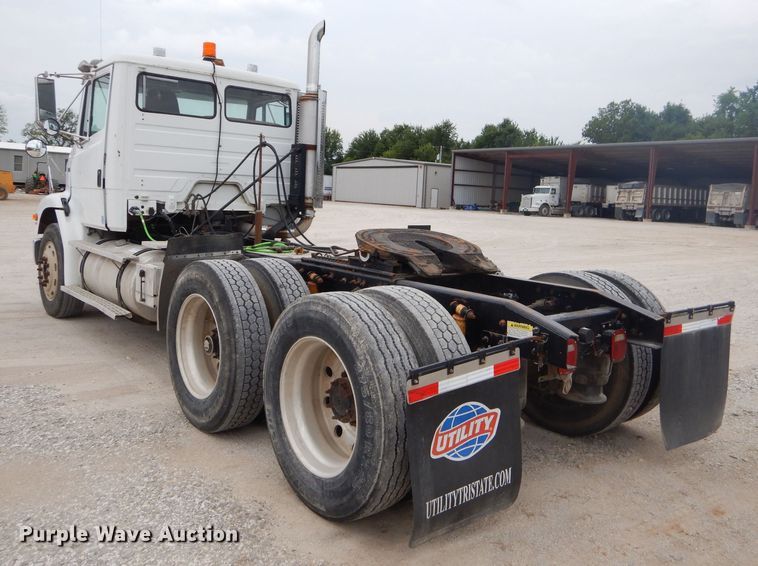 image for item FC9814 2000 Freightliner FL112 semi truck