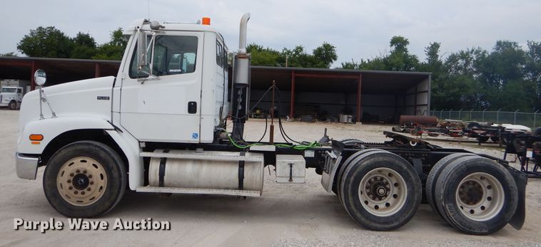 image for item FC9814 2000 Freightliner FL112 semi truck