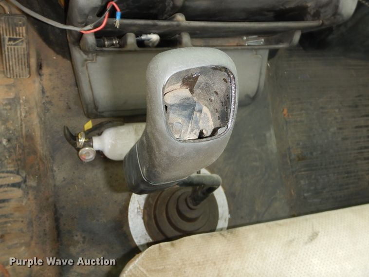 image for item FC9814 2000 Freightliner FL112 semi truck