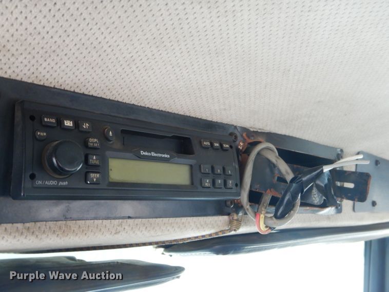 image for item FC9814 2000 Freightliner FL112 semi truck