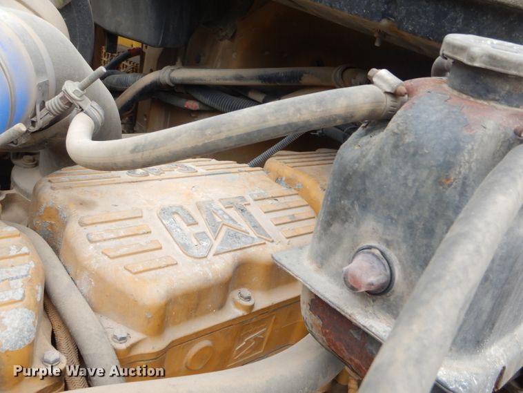 image for item FC9814 2000 Freightliner FL112 semi truck