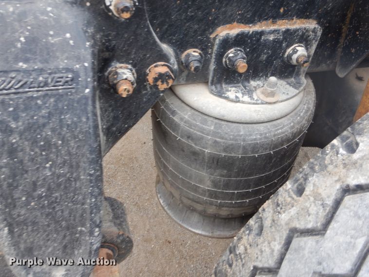 image for item FC9814 2000 Freightliner FL112 semi truck