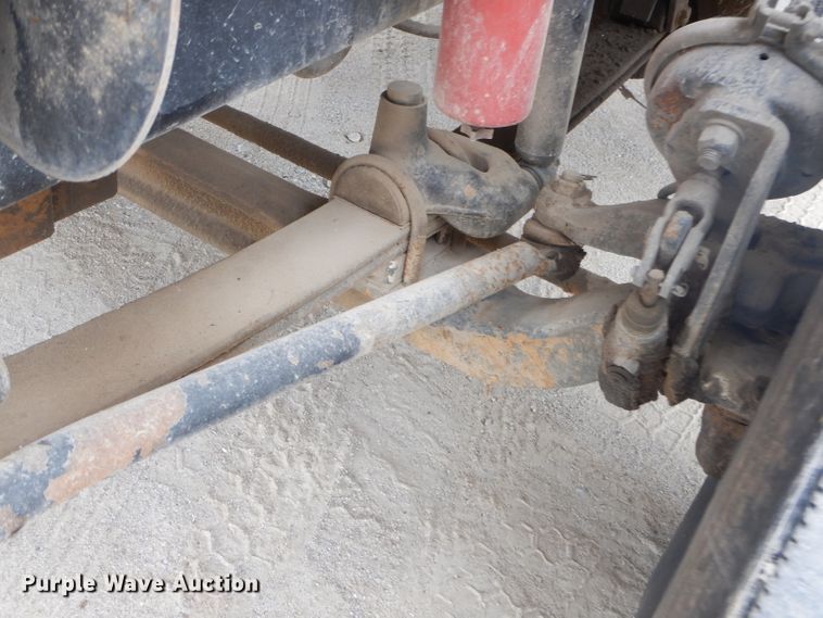 image for item FC9814 2000 Freightliner FL112 semi truck