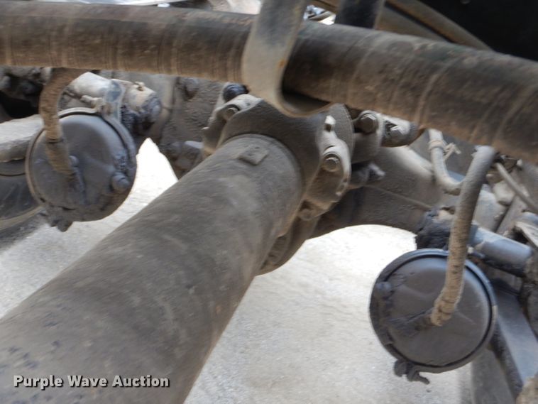 image for item FC9814 2000 Freightliner FL112 semi truck