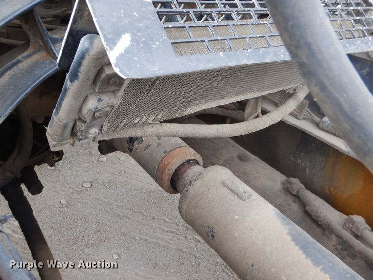 image for item FC9814 2000 Freightliner FL112 semi truck