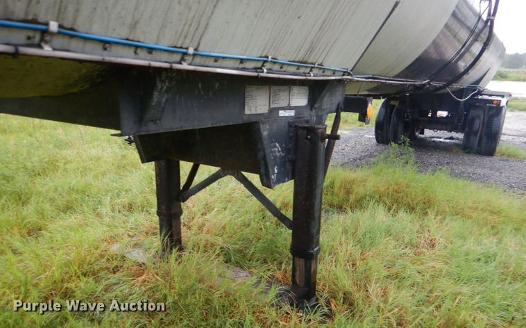 image for item FC9824 1998 Acro asphalt trailer