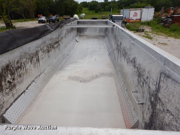 image for item FC9842 1989 Corn end dump trailer