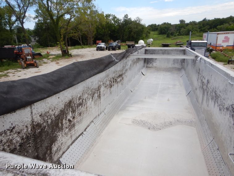 image for item FC9842 1989 Corn end dump trailer