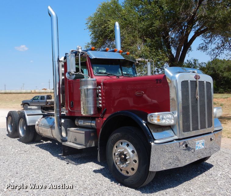 image for item FI9974 2008 Peterbilt 389 semi truck