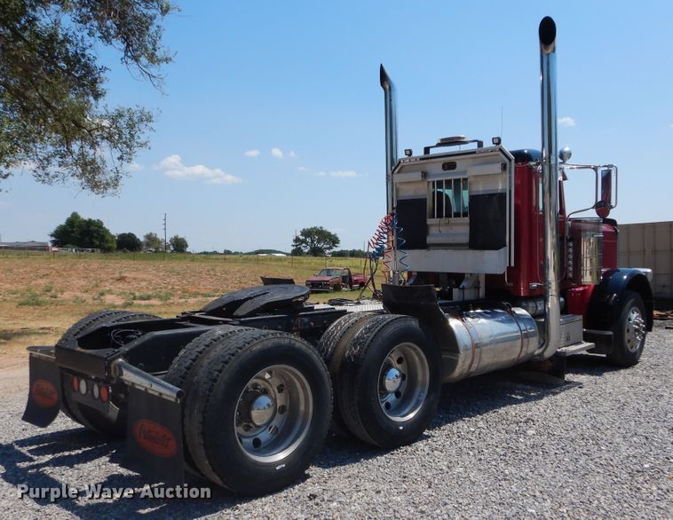 image for item FI9974 2008 Peterbilt 389 semi truck