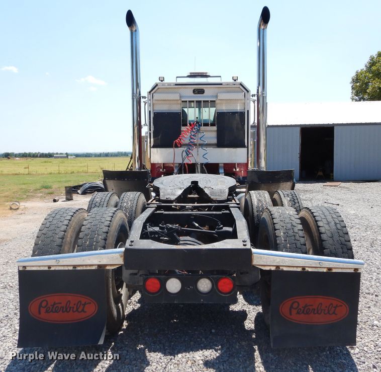 image for item FI9974 2008 Peterbilt 389 semi truck
