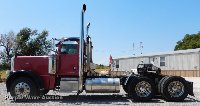 image for item FI9974 2008 Peterbilt 389 semi truck