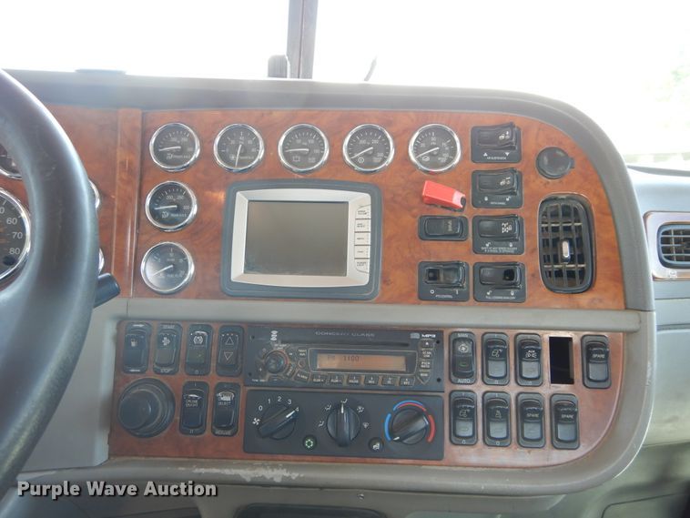 image for item FI9974 2008 Peterbilt 389 semi truck