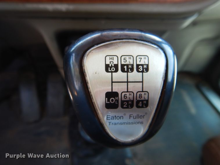 image for item FI9974 2008 Peterbilt 389 semi truck