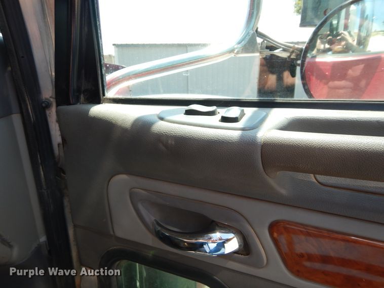 image for item FI9974 2008 Peterbilt 389 semi truck