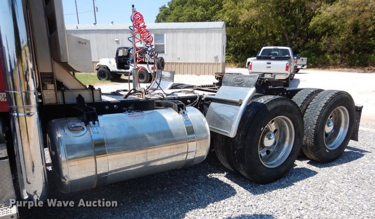 image for item FI9974 2008 Peterbilt 389 semi truck