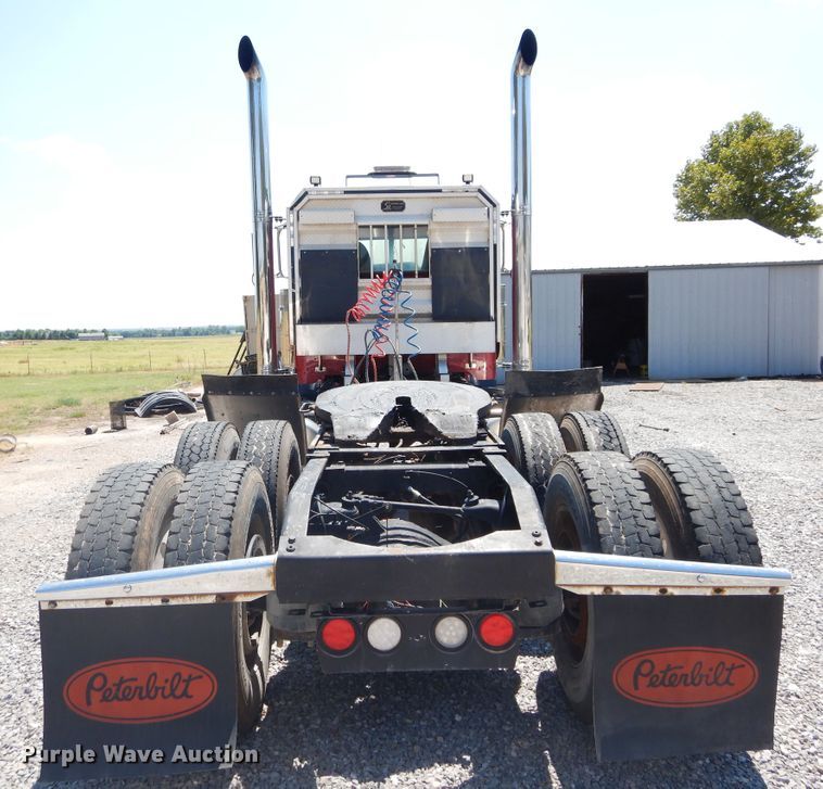 image for item FI9974 2008 Peterbilt 389 semi truck