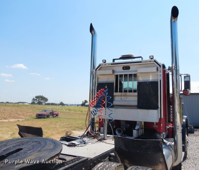 image for item FI9974 2008 Peterbilt 389 semi truck
