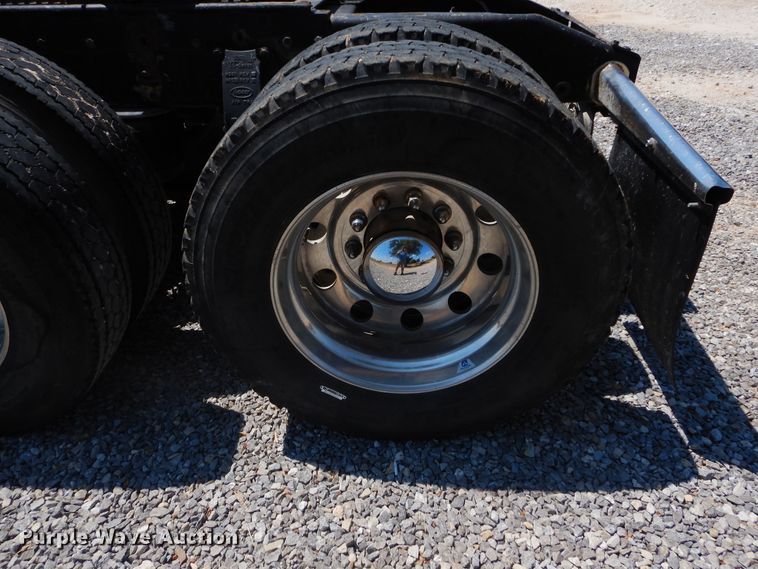 image for item FI9974 2008 Peterbilt 389 semi truck