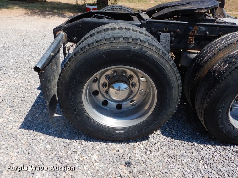 image for item FI9974 2008 Peterbilt 389 semi truck