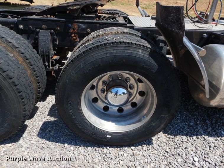 image for item FI9974 2008 Peterbilt 389 semi truck