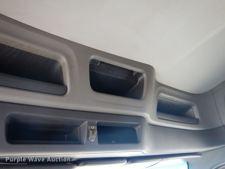 image for item FY9734 2014 Peterbilt 579 semi truck