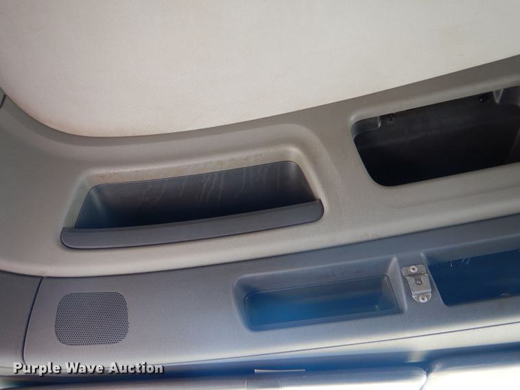 image for item FY9734 2014 Peterbilt 579 semi truck