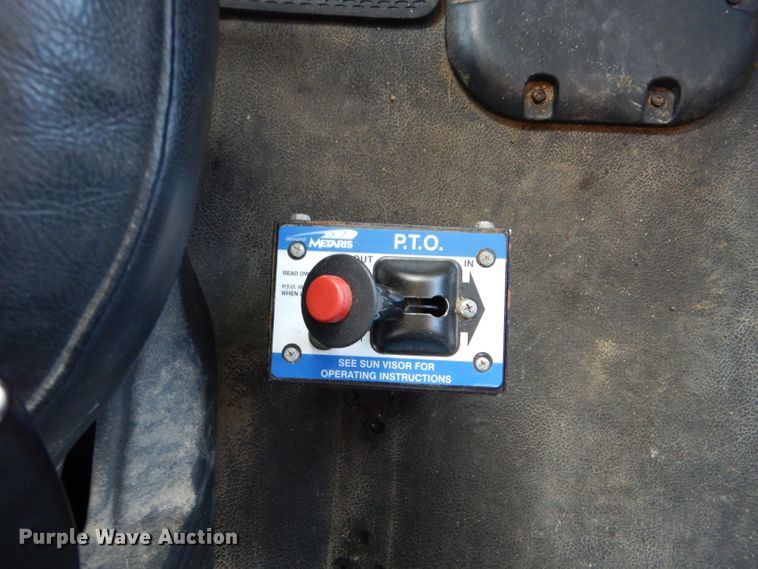 image for item FY9734 2014 Peterbilt 579 semi truck