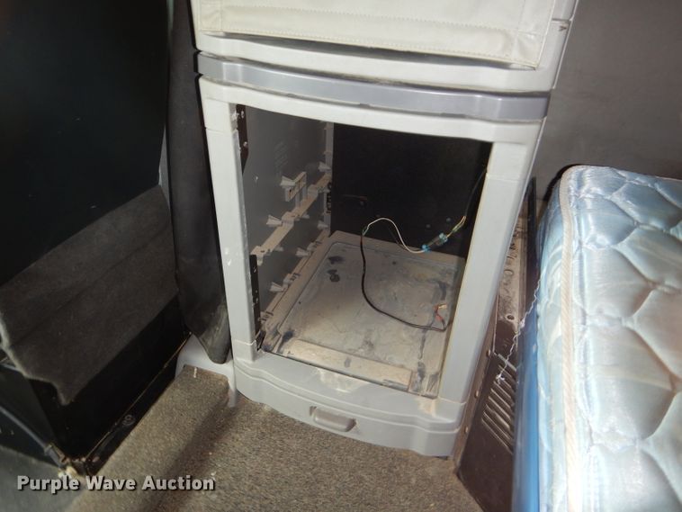 image for item FY9734 2014 Peterbilt 579 semi truck