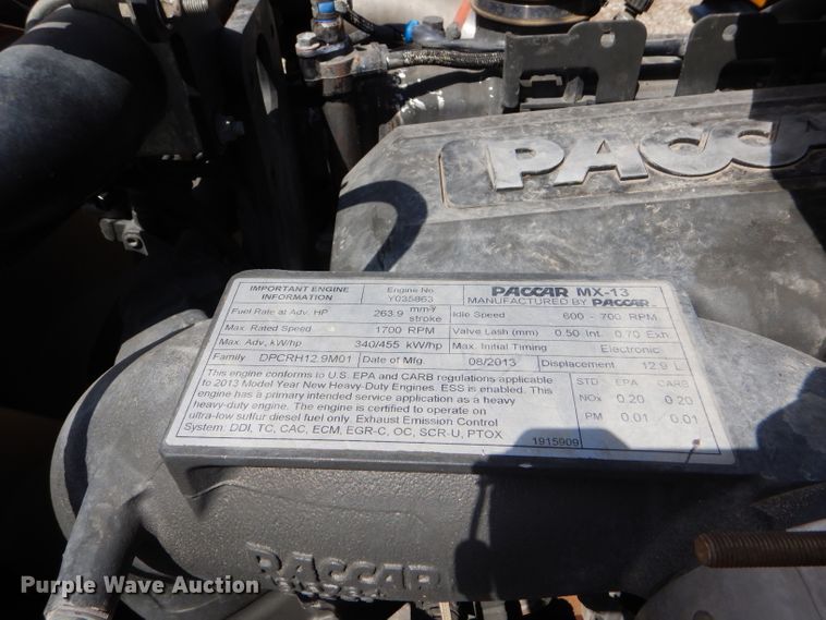 image for item FY9734 2014 Peterbilt 579 semi truck