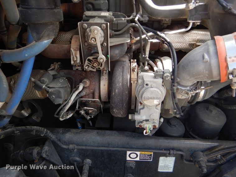 image for item FY9734 2014 Peterbilt 579 semi truck