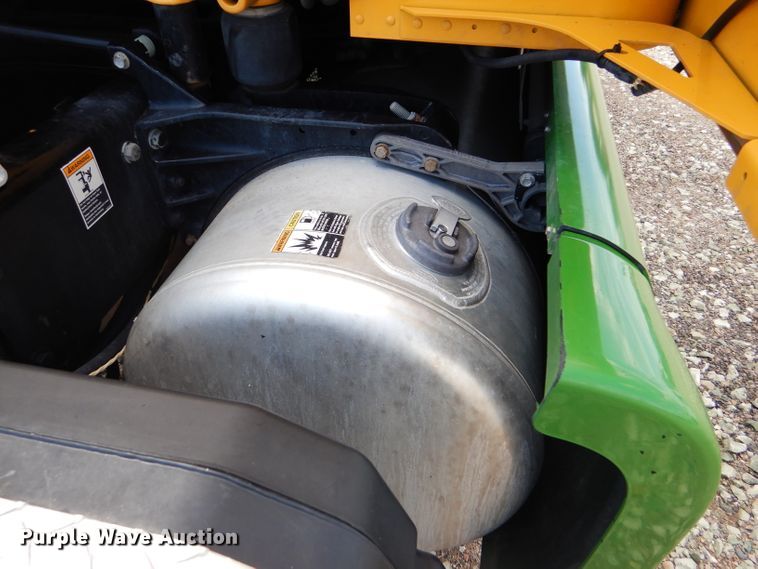 image for item FY9734 2014 Peterbilt 579 semi truck