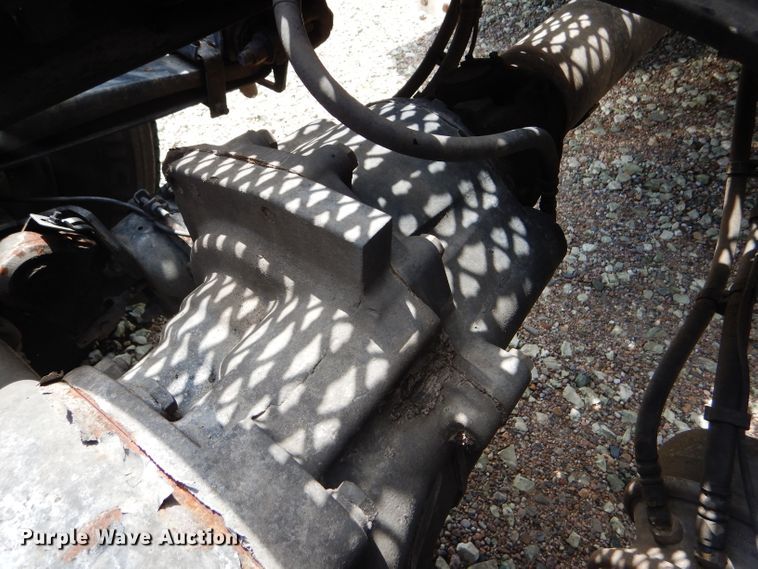 image for item FY9734 2014 Peterbilt 579 semi truck