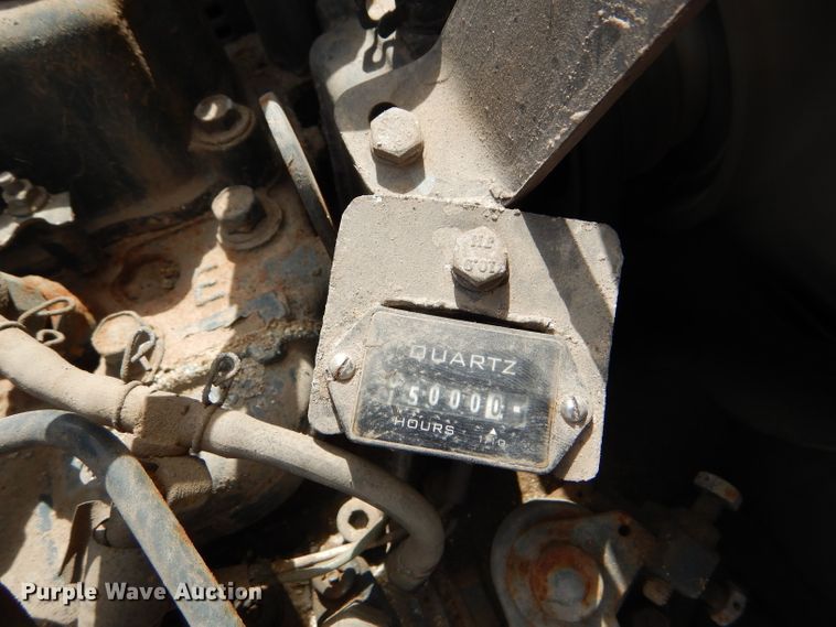 image for item FY9734 2014 Peterbilt 579 semi truck