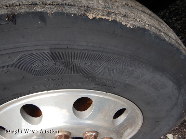 image for item FY9734 2014 Peterbilt 579 semi truck