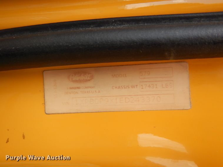 image for item FY9734 2014 Peterbilt 579 semi truck