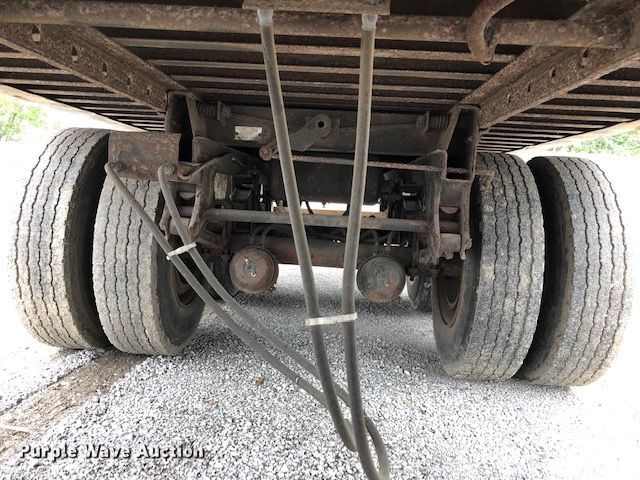 image for item G1879 1994 Stoughton dry van trailer