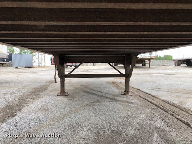 image for item G1879 1994 Stoughton dry van trailer