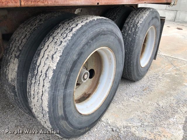 image for item G1880 1995 Pines dry van trailer