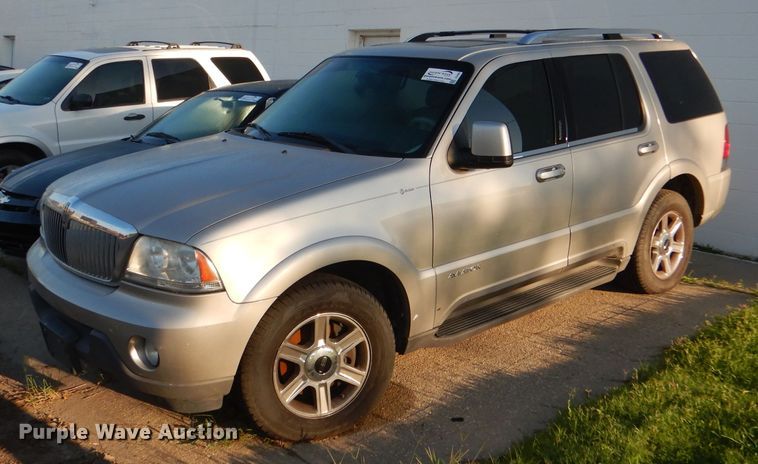 image for item DE4086 2005 Lincoln Aviator SUV