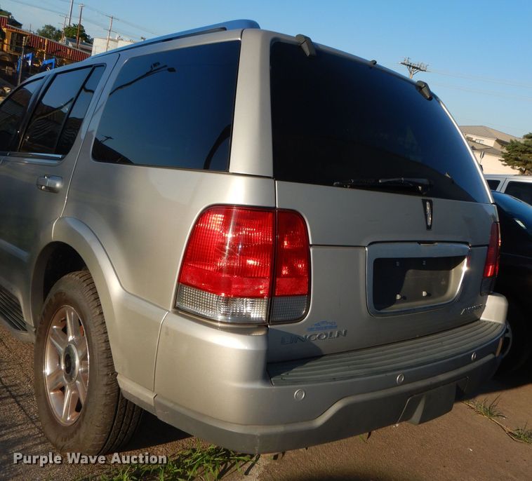 image for item DE4086 2005 Lincoln Aviator SUV