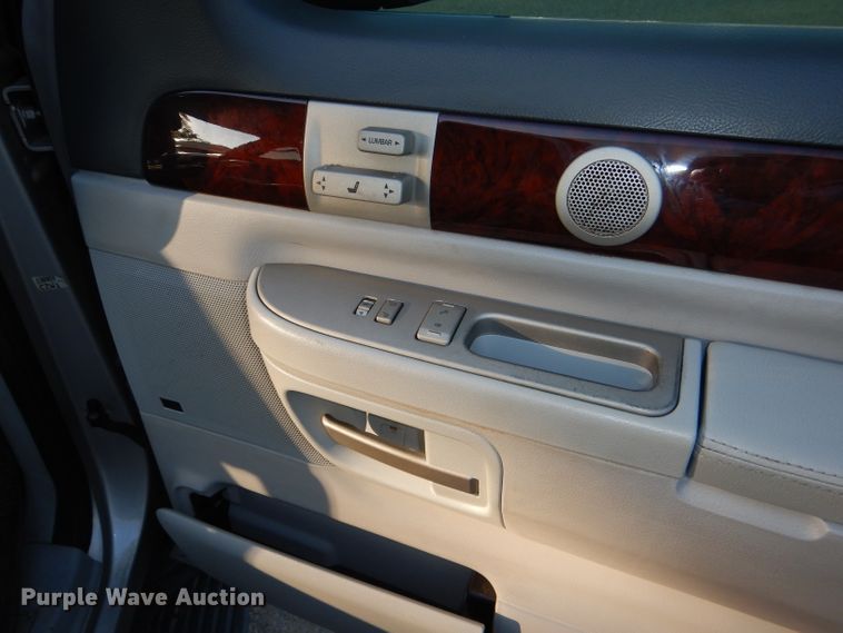 image for item DE4086 2005 Lincoln Aviator SUV