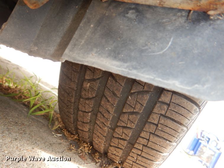 image for item DG4881 2004 Pontiac Grand Prix GT