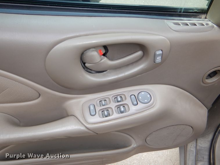 image for item DG4883 2002 Pontiac Bonneville SLE