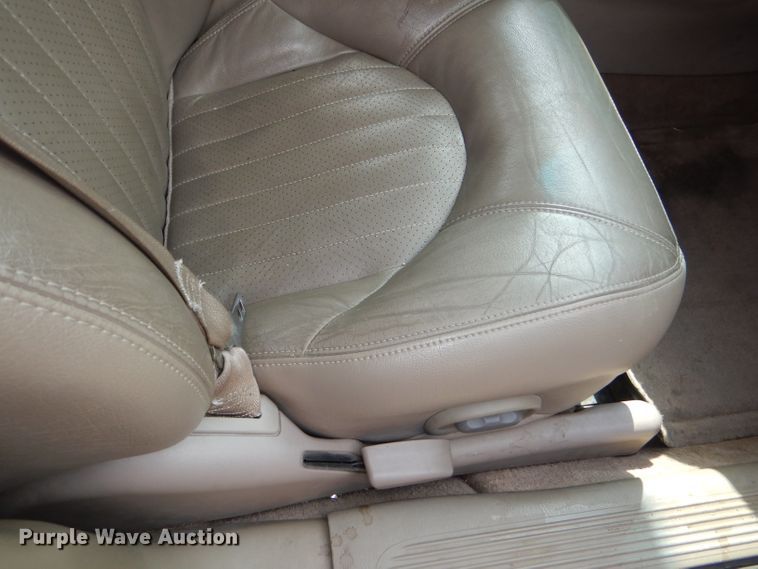 image for item DG4883 2002 Pontiac Bonneville SLE