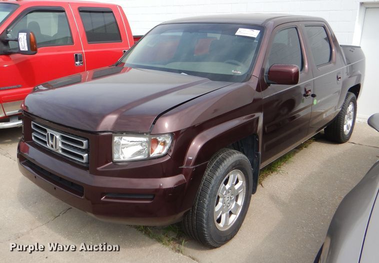 image for item DG4884 2008 Honda Ridgeline Crew Cab pickup truck