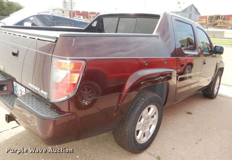 image for item DG4884 2008 Honda Ridgeline Crew Cab pickup truck