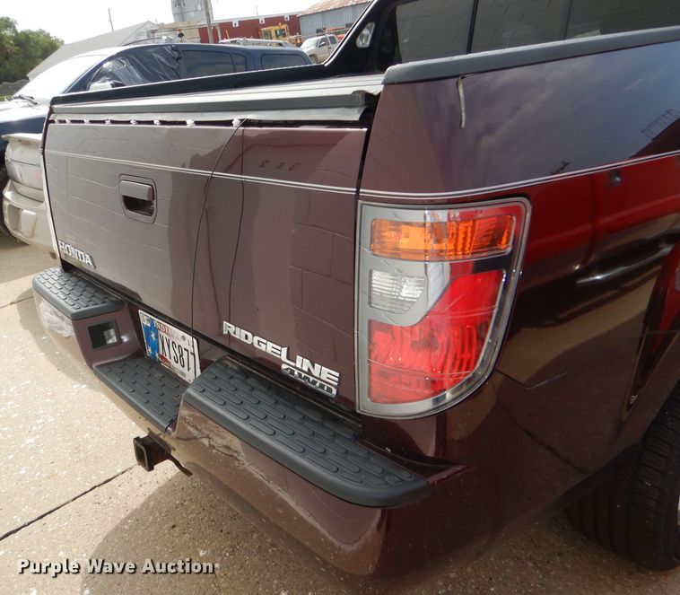 image for item DG4884 2008 Honda Ridgeline Crew Cab pickup truck