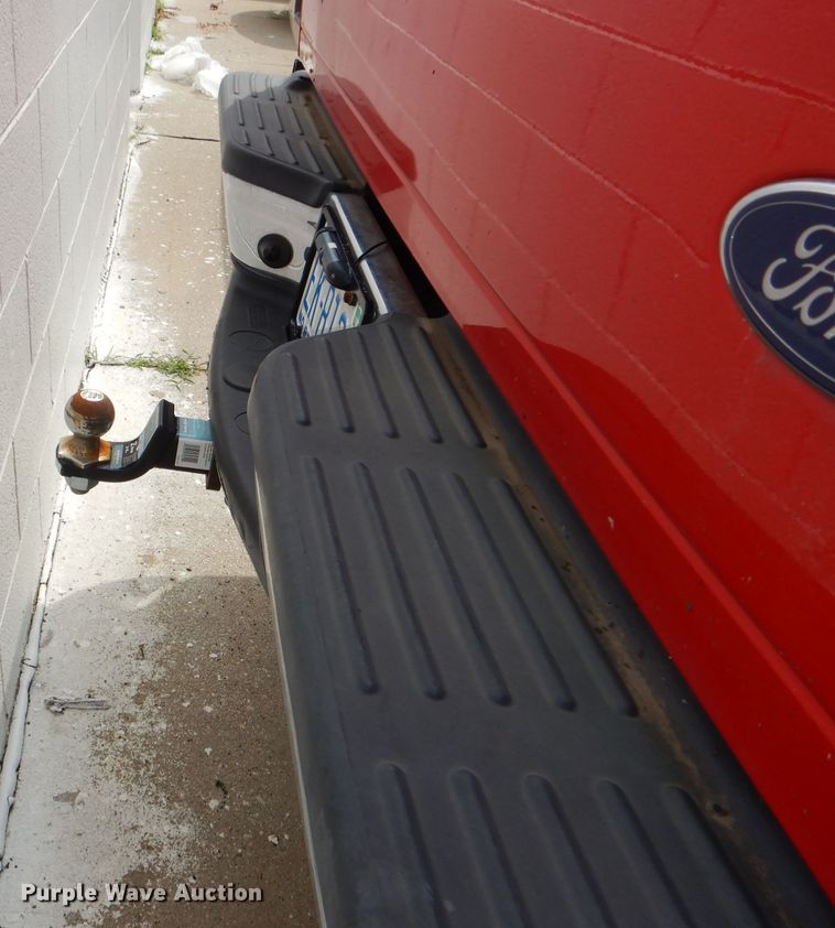 image for item DG4885 2002 Ford F250 Super Duty Crew Cab pickup truck