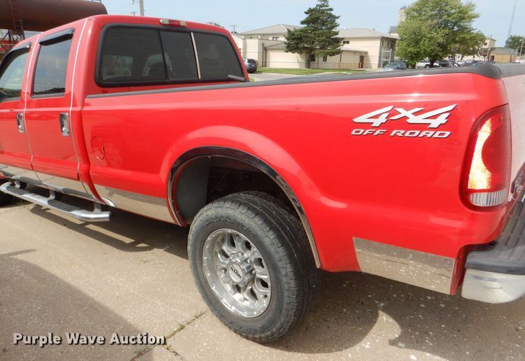 image for item DG4885 2002 Ford F250 Super Duty Crew Cab pickup truck